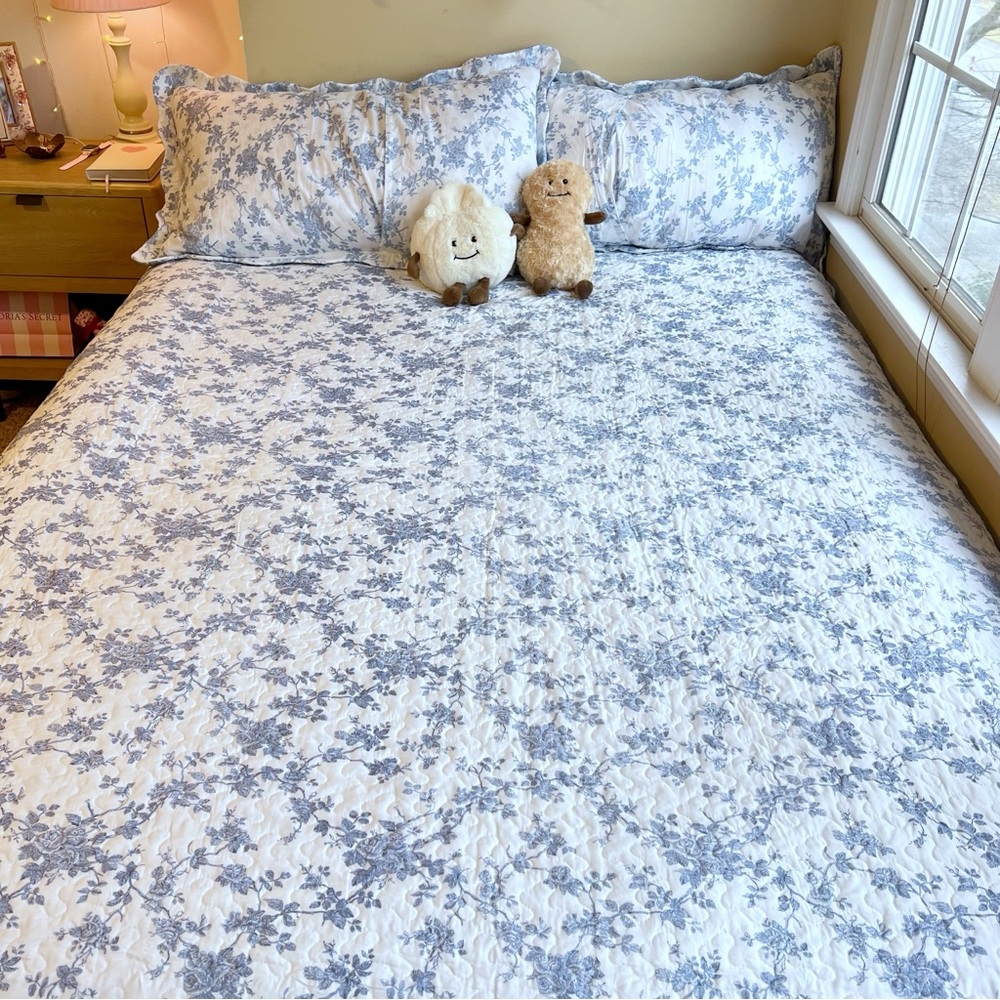 Vintage King Reversible Blue & White Floral Patchwork Quilt Comforter Shams Set - Picture 7 of 7